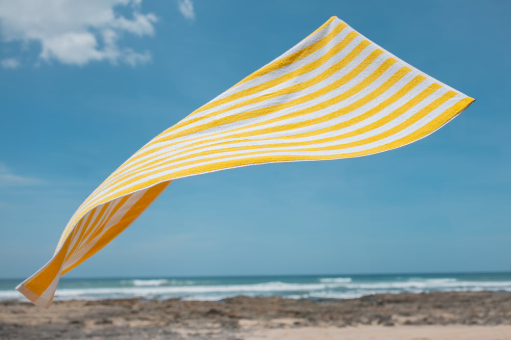 TOALLA PLAYA RAYAS 90X180CM 510G AMARILLO